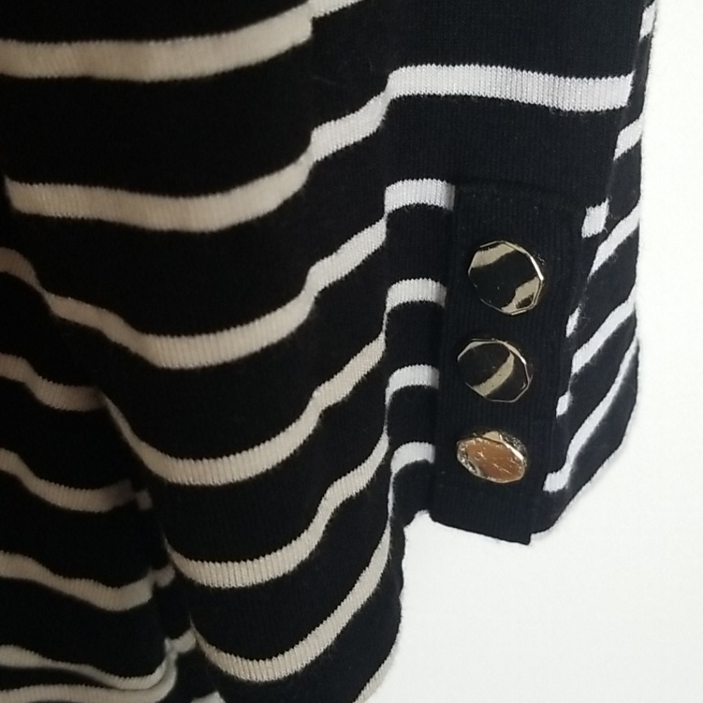 Waist Defining Black and white 3/4 Sleeve Top - Picture 4 of 8